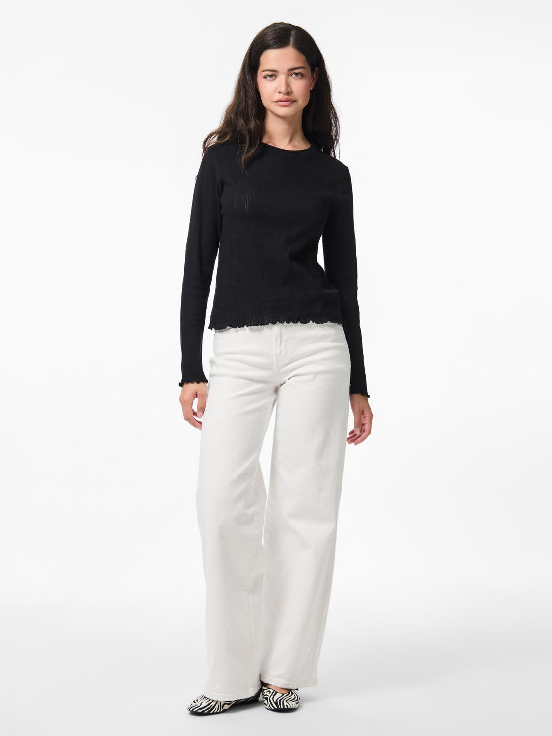 model_shot-front_full